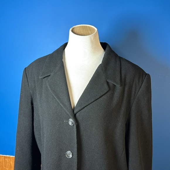 Laura Scott coat - Picture 2 of 8
